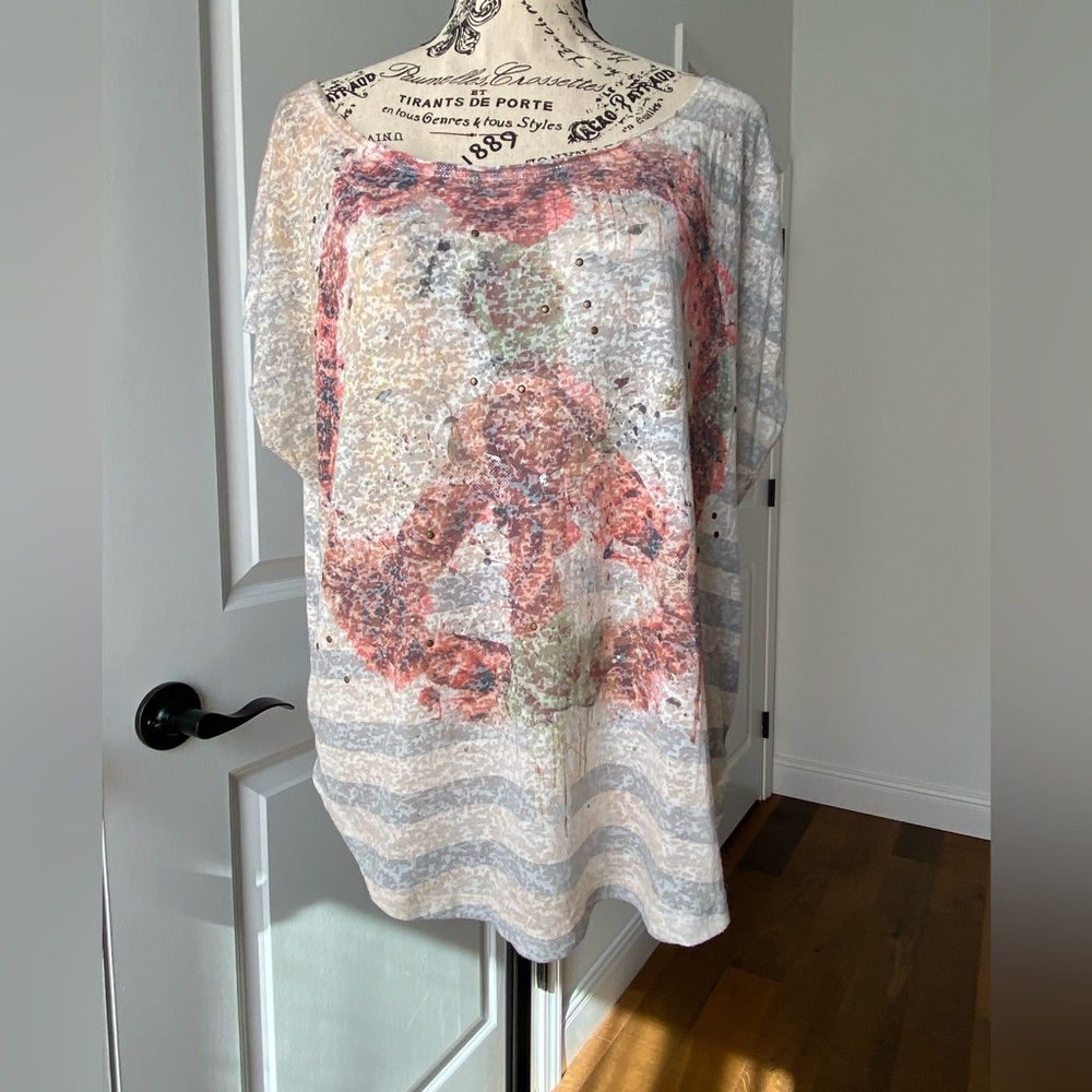 Rock & Republic Coral Peace Sign multi colored  Dolman Sleeve Top. Size M